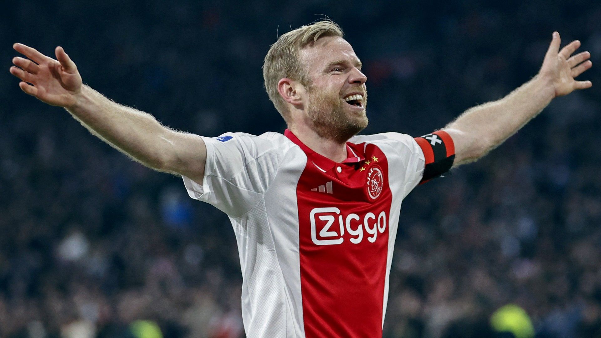 Ploeggenoot Bij Ajax Maakt Diepe Indruk Op Davy Klaassen Hij Is De Ploeggenoot Bij Ajax Maakt Diepe Indruk Op Davy Klaassen Hij Is De
